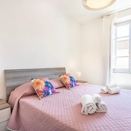 Maison Lumiere Apartment